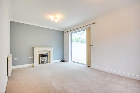 3 bedroom Detached house to let in Thatcham Avenue, Kingsway, Gloucester, GL2