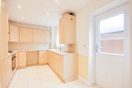 3 bedroom Detached house to let in Thatcham Avenue, Kingsway, Gloucester, GL2