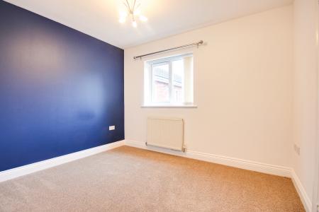 3 bedroom Detached house to let in Thatcham Avenue, Kingsway, Gloucester, GL2