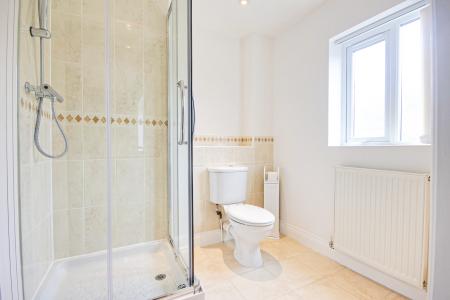 3 bedroom Detached house to let in Thatcham Avenue, Kingsway, Gloucester, GL2
