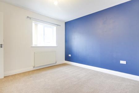 3 bedroom Detached house to let in Thatcham Avenue, Kingsway, Gloucester, GL2