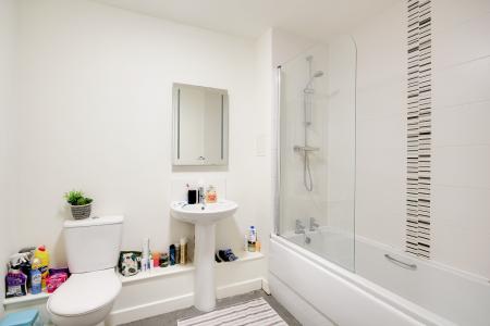 2 bedroom Flat for sale in Worcester Street, City Centre, Gloucester, GL1