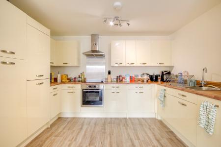 2 bedroom Flat for sale in Worcester Street, City Centre, Gloucester, GL1