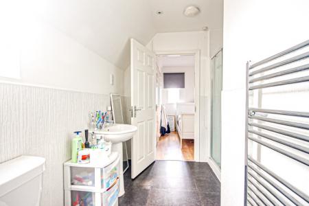 5 bedroom Detached house to let in Stafford Close, Kingsway, Gloucester, GL2