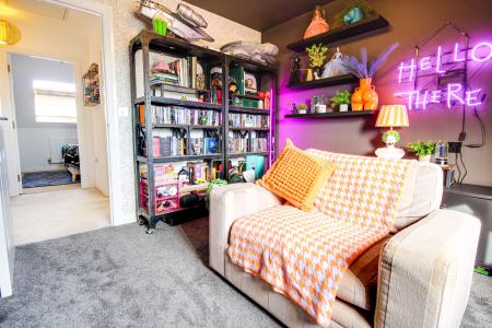 4 bedroom End of terrace house for sale in The Forge, Hempsted, Gloucester, GL2