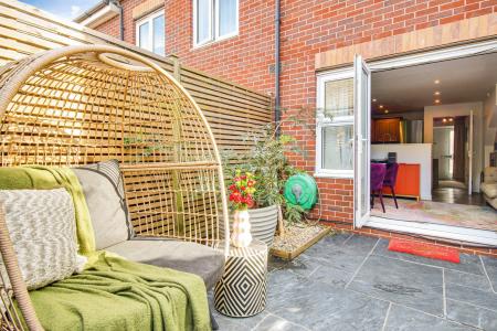 4 bedroom End of terrace house for sale in The Forge, Hempsted, Gloucester, GL2