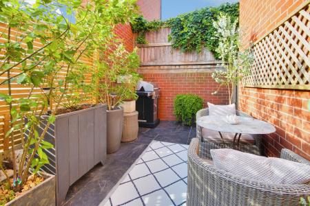 4 bedroom End of terrace house for sale in The Forge, Hempsted, Gloucester, GL2