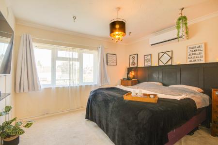 3 bedroom Semi-detached house for sale in Lichfield Road, Gloucester, GL4