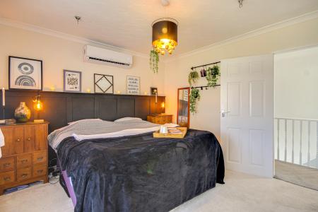 3 bedroom Semi-detached house for sale in Lichfield Road, Gloucester, GL4