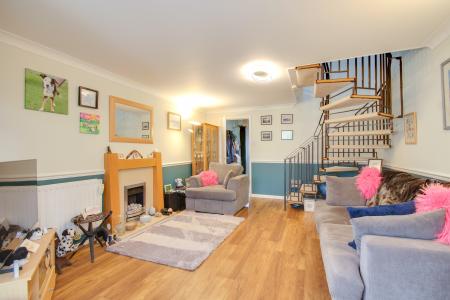 2 bedroom Semi-detached house for sale in Hamer Street, GRH (Gloucestershire Royal Hospital), Gloucester, GL1