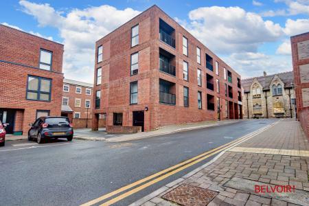 2 bedroom Flat to let in Kiln Close, City Centre, Gloucester, GL1