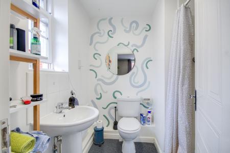 2 bedroom Flat for sale in Harescombe Drive, GRH (Gloucestershire Royal Hospital), Gloucester, GL1