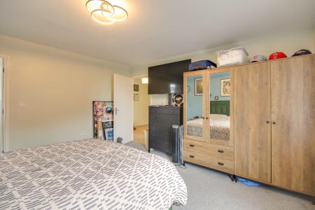 2 bedroom Flat for sale in Harescombe Drive, GRH (Gloucestershire Royal Hospital), Gloucester, GL1