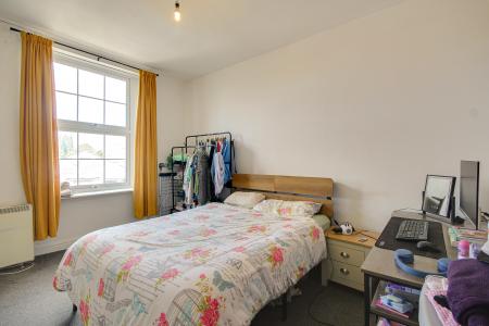 1 bedroom Flat for sale in Worcester Street, Kingsholm, Gloucester, GL1