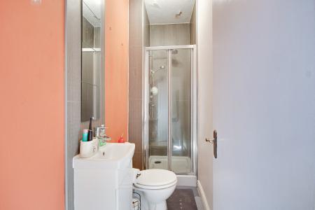 1 bedroom Flat for sale in Worcester Street, Kingsholm, Gloucester, GL1