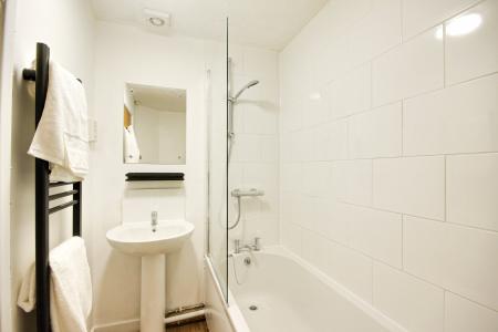 1 bedroom Flat to let in Chequers Road, Barton, Gloucester, GL4
