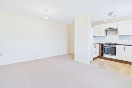 2 bedroom Flat to let in Bowthorpe Drive, Coopers Edge, Gloucester, GL3