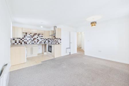 2 bedroom Flat for sale in Pillowell Drive, GRH (Gloucestershire Royal Hospital), Gloucester, GL1