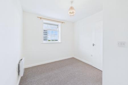 2 bedroom Flat for sale in Pillowell Drive, GRH (Gloucestershire Royal Hospital), Gloucester, GL1
