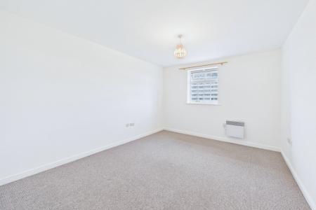 2 bedroom Flat for sale in Pillowell Drive, GRH (Gloucestershire Royal Hospital), Gloucester, GL1