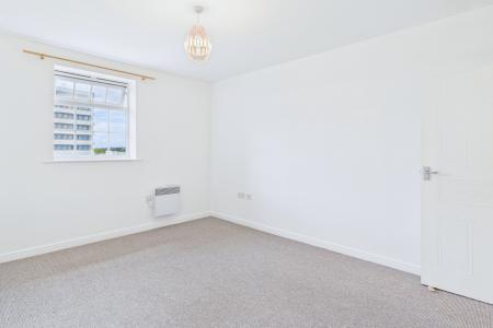 2 bedroom Flat for sale in Pillowell Drive, GRH (Gloucestershire Royal Hospital), Gloucester, GL1