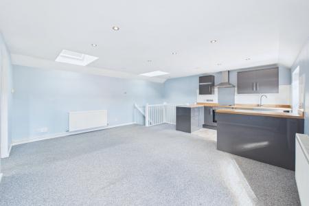 1 bedroom Coach House for sale in Burford Mews, Gloucester, GL1