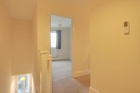 2 bedroom Flat to let in Stroud Road, Linden, Gloucester, GL1