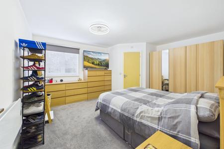 2 bedroom Flat for sale in Bristol Road, Quedgeley, Gloucester, GL2