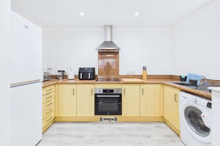 2 bedroom Flat for sale in Bristol Road, Quedgeley, Gloucester, GL2