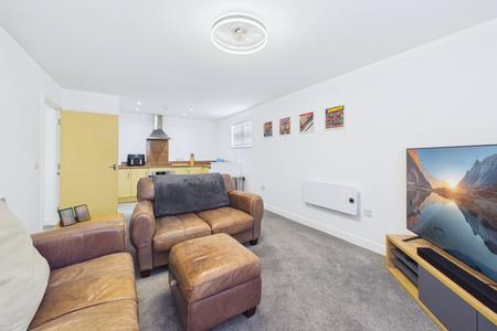 2 bedroom Flat for sale in Bristol Road, Quedgeley, Gloucester, GL2