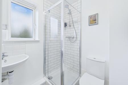 2 bedroom Flat for sale in Bristol Road, Quedgeley, Gloucester, GL2
