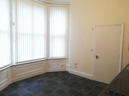 1 bedroom Flat to let in Avenue Road, Grantham, NG31
