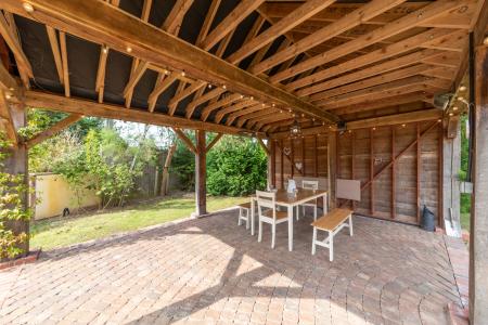 4 bedroom Barn Conversion to let in Gonerby Grange, Belton, NG32