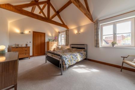 4 bedroom Barn Conversion to let in Gonerby Grange, Belton, NG32