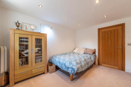 4 bedroom Barn Conversion to let in Gonerby Grange, Belton, NG32