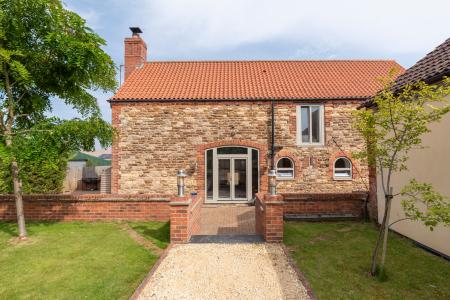 4 bedroom Barn Conversion to let in Gonerby Grange, Belton, NG32