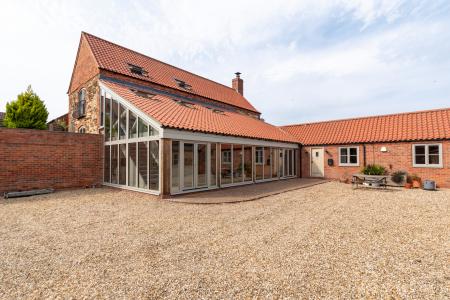 4 bedroom Barn Conversion to let in Gonerby Grange, Belton, NG32