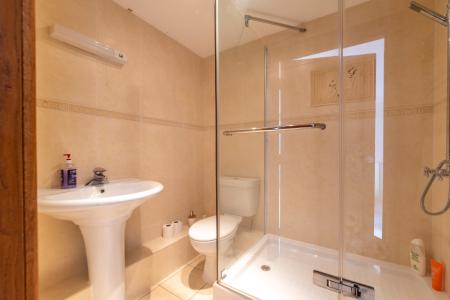 4 bedroom Barn Conversion to let in Gonerby Grange, Belton, NG32