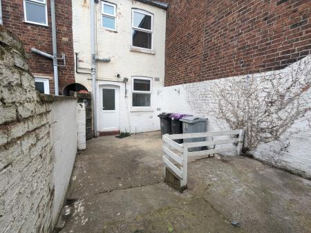 2 bedroom Terraced House to let in Grantley Street, Grantham, NG31