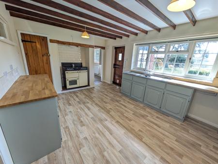 3 bedroom Bungalow to let in Stonepit Lane, Marston, NG32