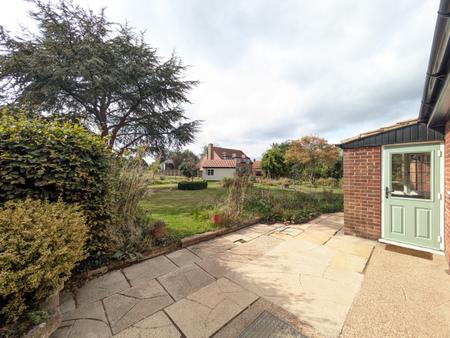 3 bedroom Bungalow to let in Stonepit Lane, Marston, NG32