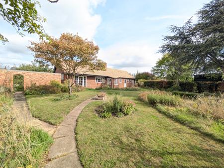 3 bedroom Bungalow to let in Stonepit Lane, Marston, NG32