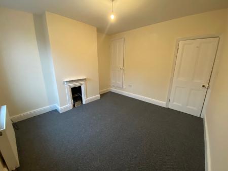 2 bedroom Terraced House to let in Stamford Street, Grantham, NG31