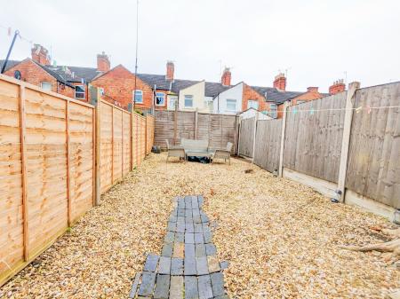 2 bedroom Terraced House to let in Stamford Street, Grantham, NG31