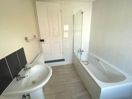 2 bedroom Terraced House to let in Stamford Street, Grantham, NG31