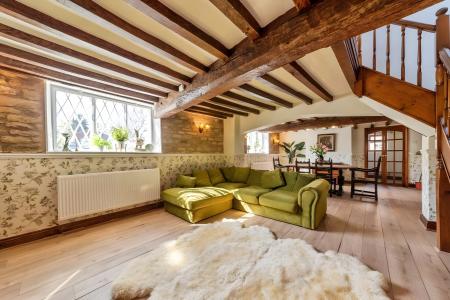 2 bedroom Cottage to let in High Road, Manthorpe, NG31