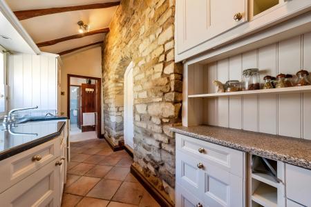 2 bedroom Cottage to let in High Road, Manthorpe, NG31