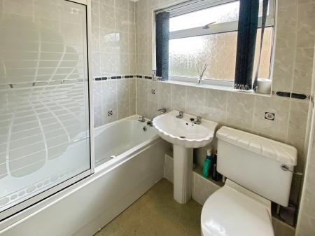 3 bedroom Semi-detached house to let in Kenilworth Road, Grantham, NG31