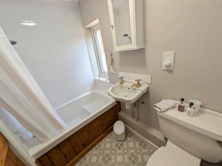 2 bedroom Cottage to let in Church Lane, Redmile, NG13