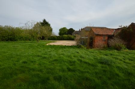 4 bedroom Detached house to let in Belvoir Road, Redmile, NG13